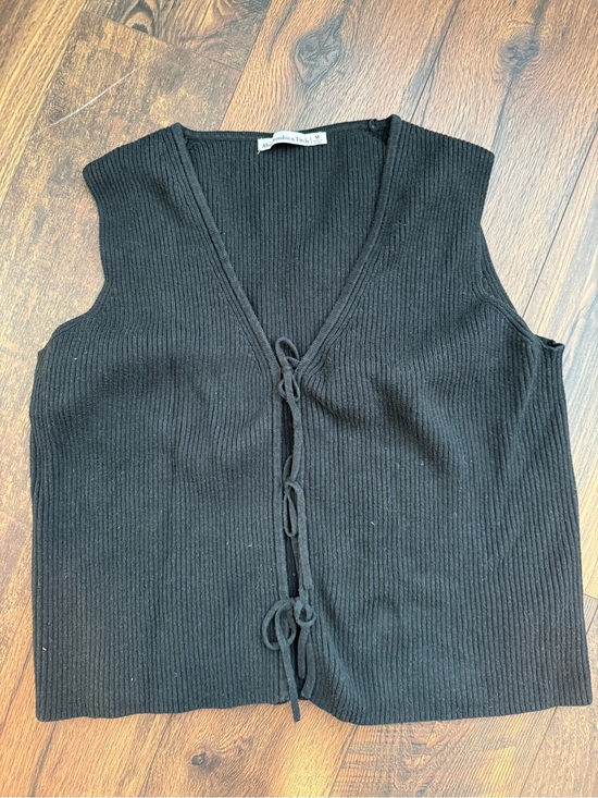 Tops - Abercrombie Ribbed Tie-Front Black Knit Vest
